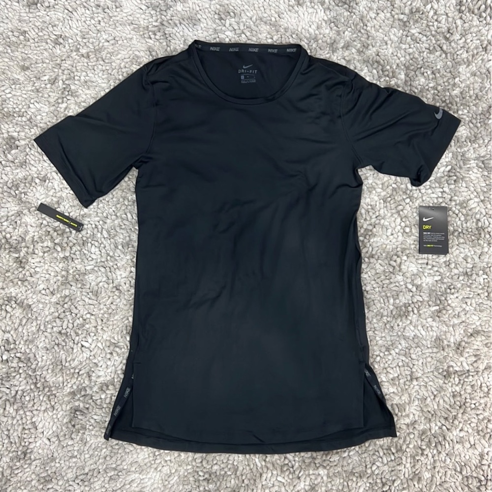 Nike Dry-fit shirt. Size Medium. Black.
